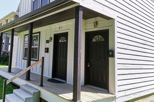 Building Photo - 3BD/2BA brand new condo in Irvington!
