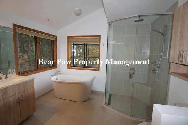 Building Photo - Unbelievable Views in this Stunning Contemporary Mountain Home!!