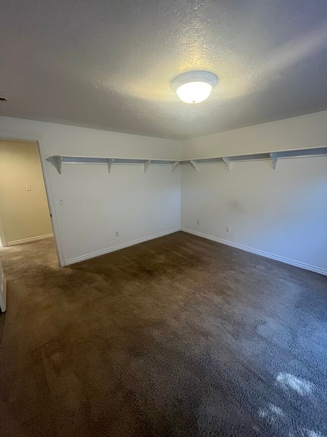 Building Photo - Provo Basement Apartment