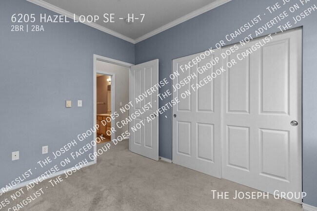 Building Photo - 6205 Hazel Loop SE