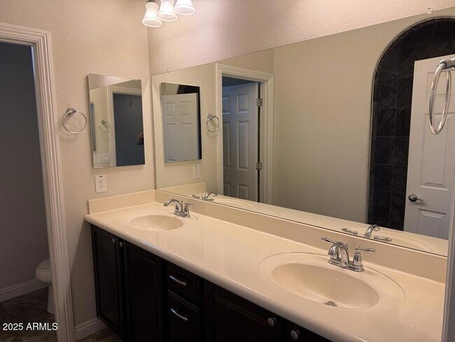 Building Photo - 17550 W Buckhorn Trl