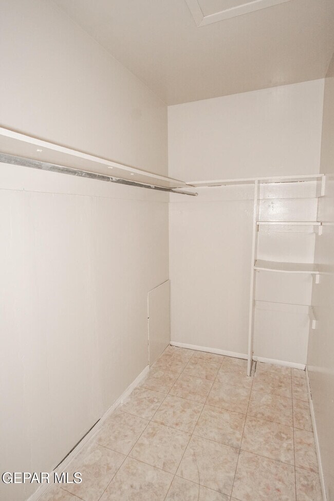 Building Photo - 4031 Thomason Ave