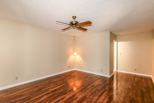 Building Photo - 2 Galeon Ln