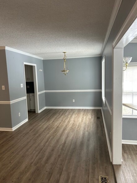 Building Photo - 308 Rose Dr