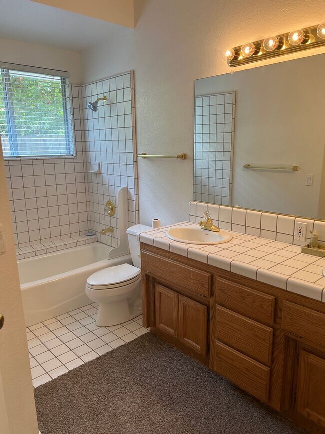 Building Photo - Single Story on Private Court in Gated Hillsborough, Granite Bay, CA