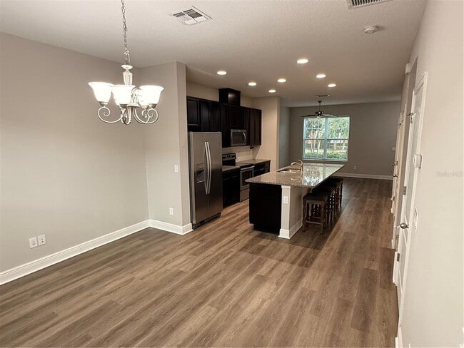 Building Photo - 15465 Honeybell Dr