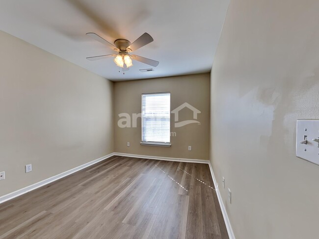 Building Photo - 4954 Bishop Green Ln