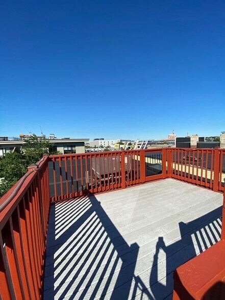 Building Photo - 261 W 2nd St