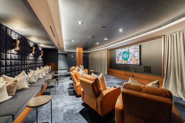 Building Photo - 2425 Peachtree Rd NE