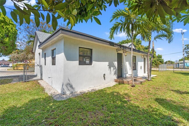 Building Photo - 601 SW 1st St