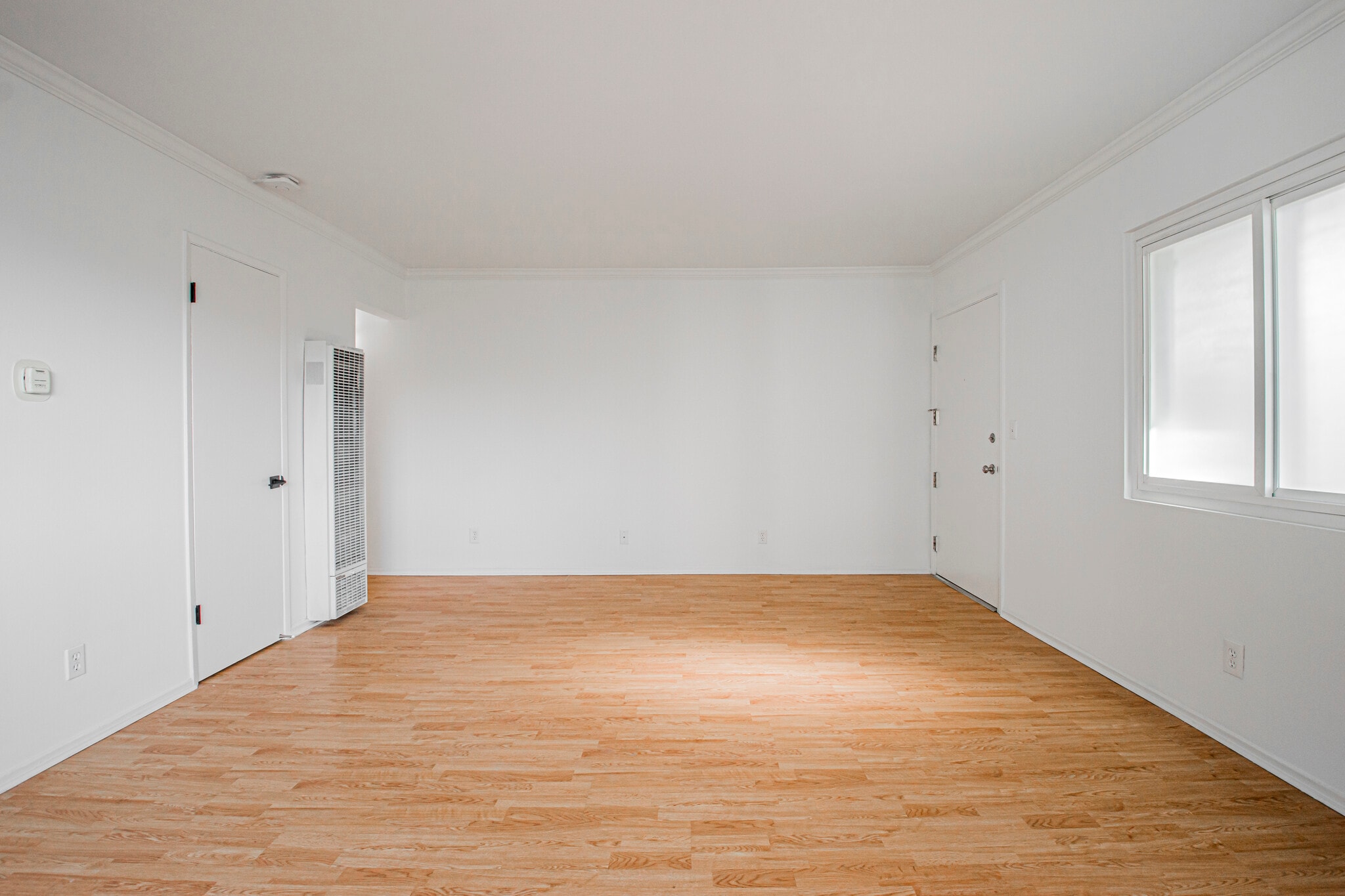 Building Photo - 5869B W 88th St