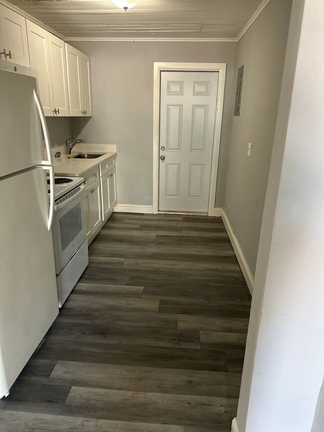 Building Photo - 1016 Douglass Ave