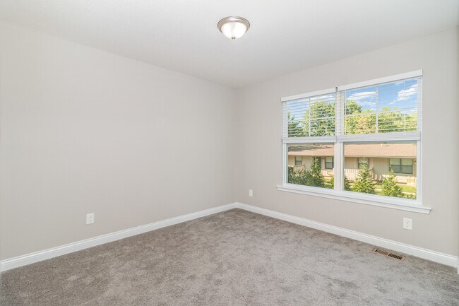 Building Photo - 5565 Limaburg Rd