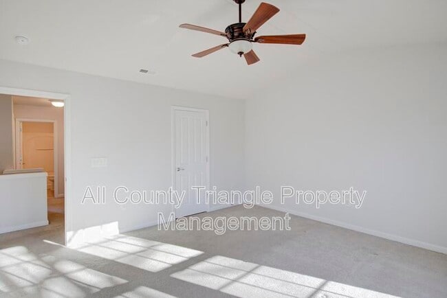Building Photo - 408 Dyersville Dr