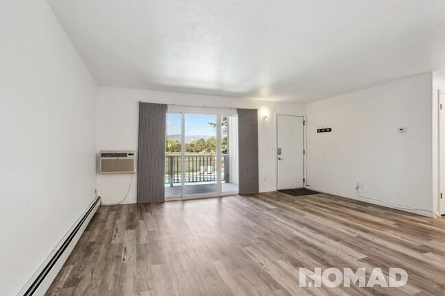 Building Photo - Newly Renovated 2BR Condo in Boulder