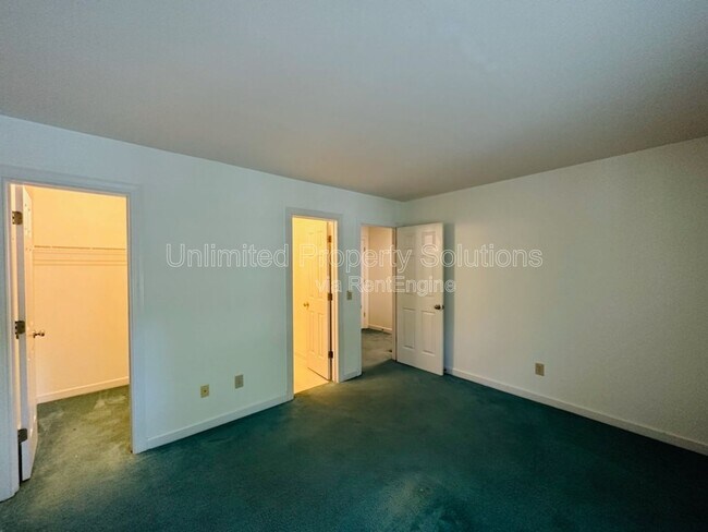 Building Photo - 5813 Wrightsville Ave