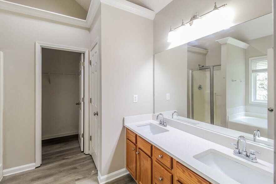 Building Photo - 375 Wisteria Blvd