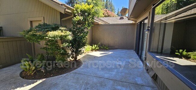 Building Photo - 11458 Coloma Rd