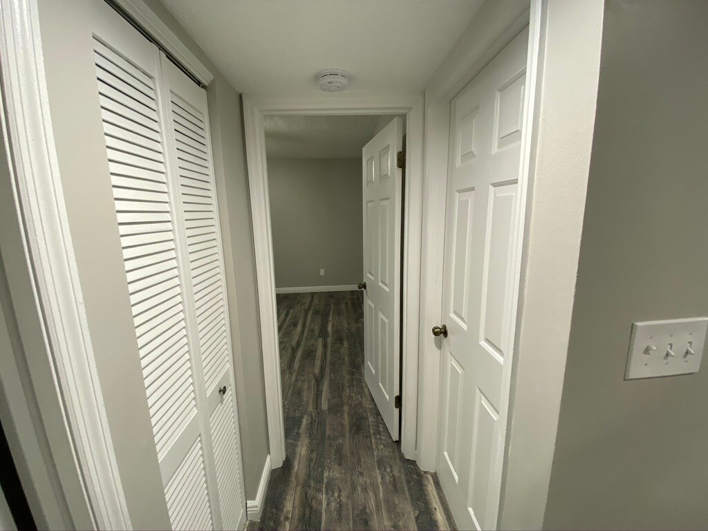 Building Photo - 9057 W Swan Cir