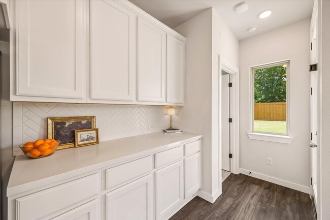 Building Photo - 7933 Spring Run Dr