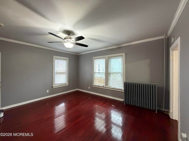 Building Photo - 406 4th Ave