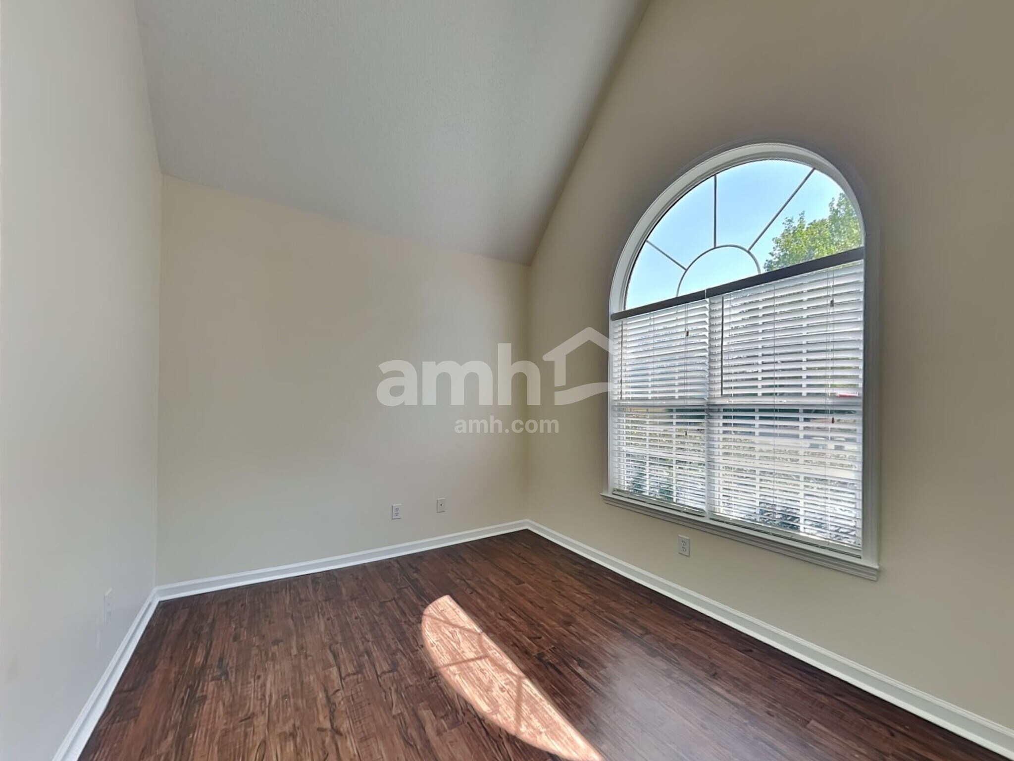 Building Photo - 214 Bo Simpson Pkwy