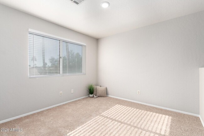 Building Photo - 3611 E Windmere Dr