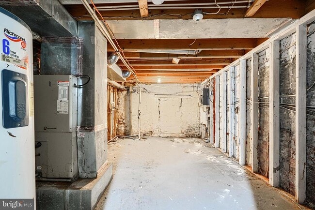 Building Photo - 1127 Sargeant St