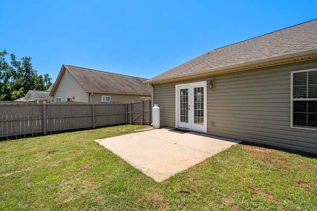 Building Photo - 3 Bedroom, 2 Bath - Ranch in Wynbrook, Boi...