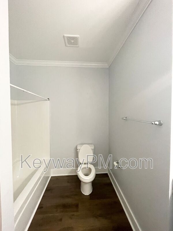 Building Photo - 2217 Laurens St