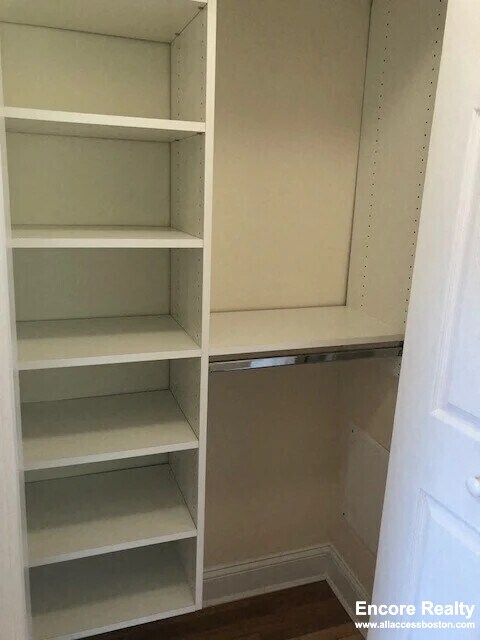 Building Photo - 72 St Paul St