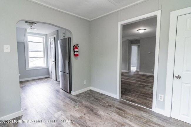 Building Photo - 306 Henley Ave