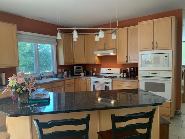 Building Photo - 811 Wheaton Way