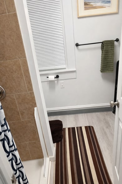 Building Photo - 212 Smith St