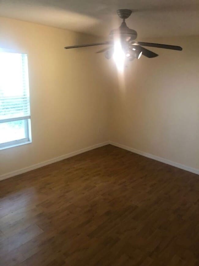 Building Photo - 4 Bedroom/2 Bath located in Broadmoor