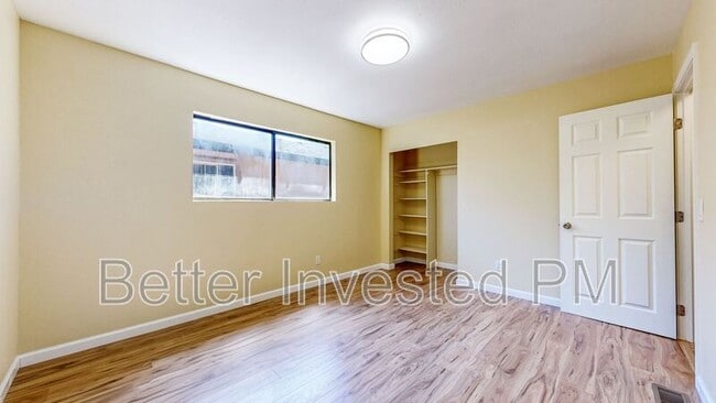 Building Photo - 580 Pomo Dr