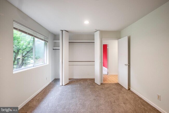 Building Photo - 3406 Woodvalley Dr