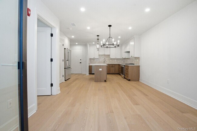 Building Photo - 25 S Riverside Ave