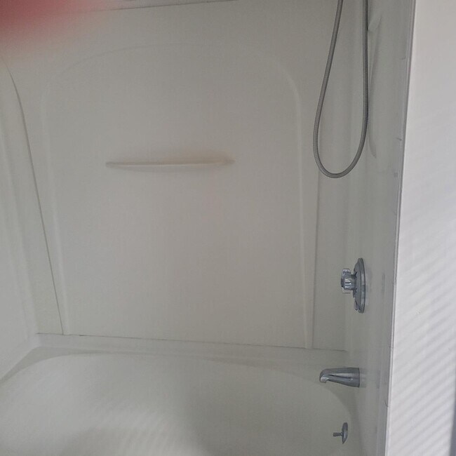 Building Photo - 133 Bath St