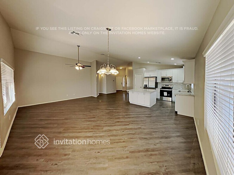 Building Photo - 13185 W Mauna Loa Ln