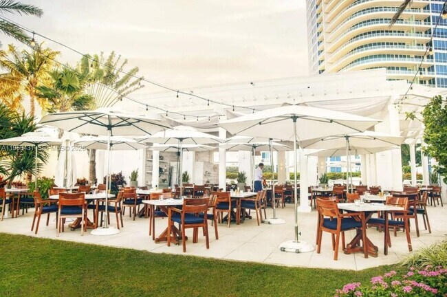 Building Photo - 50 South Pointe Dr