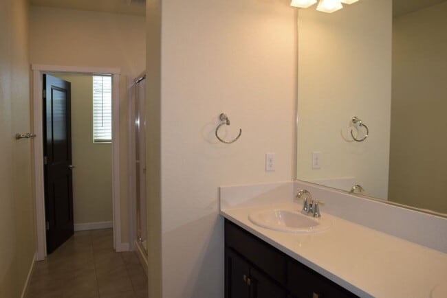 Building Photo - 3280 Chickadee Ct