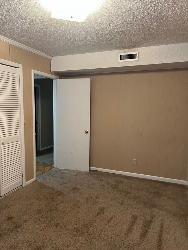 Building Photo - 110 Laurel Cir