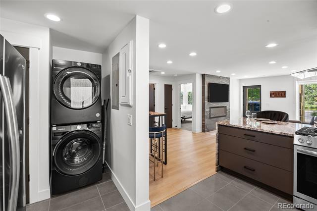 Building Photo - 550 S Franklin St