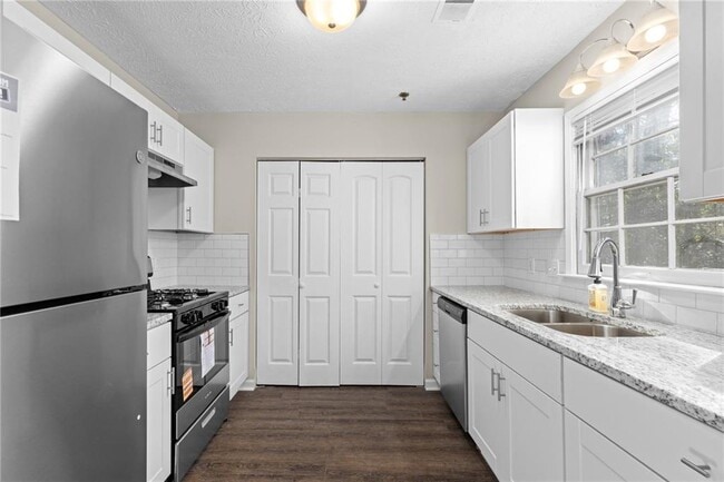 Building Photo - 295 E Burns Ct SW