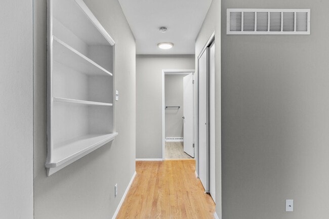 Building Photo - 8564 Gulf Dr