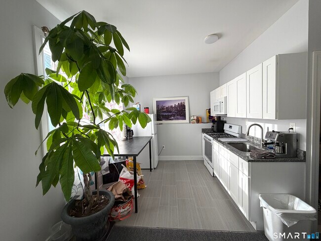 Building Photo - 28 Jefferson Ave