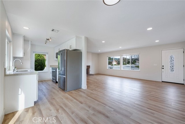 Building Photo - 4305 Vía De Los Robles