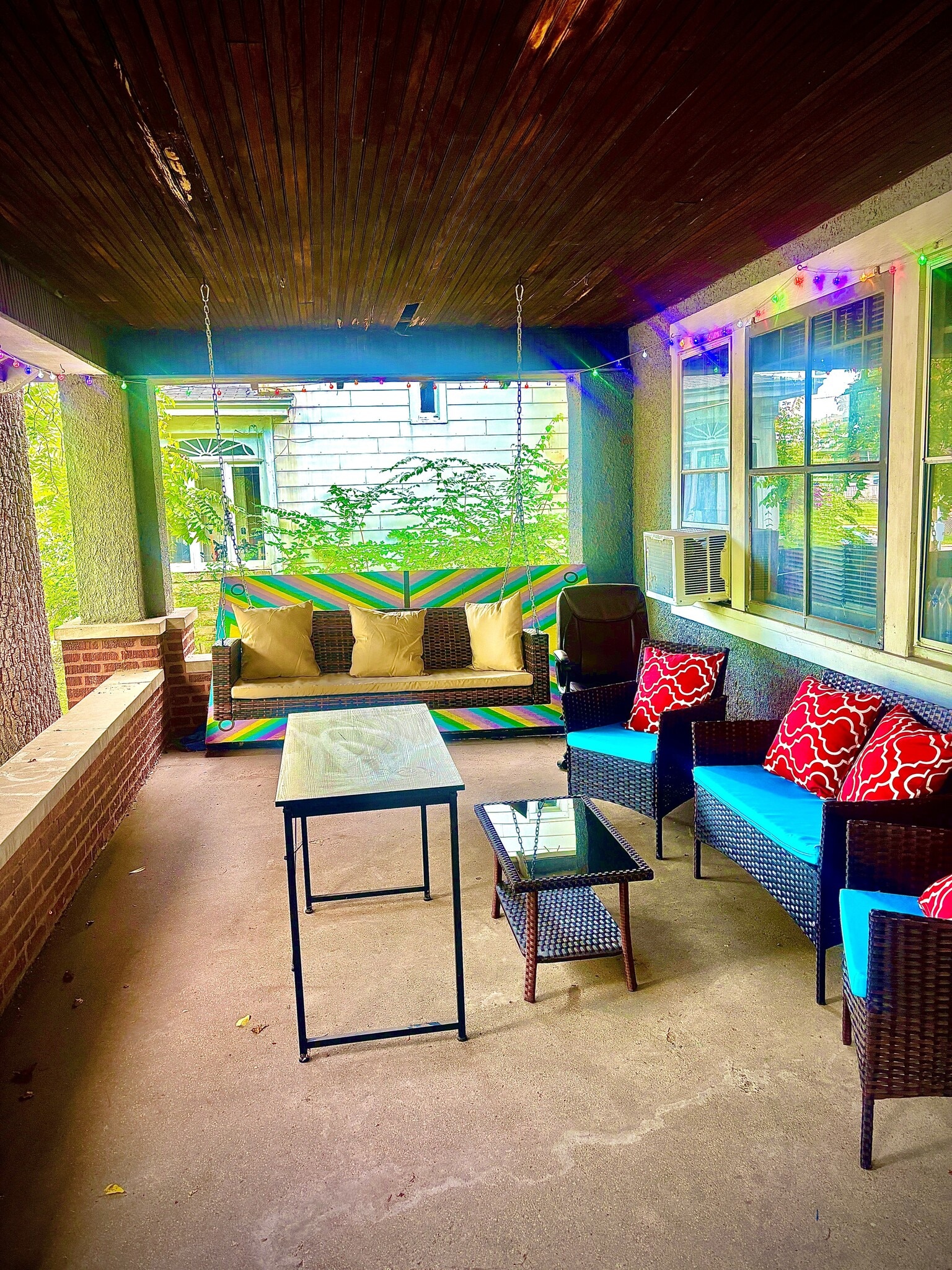 Beautifully furnished front patio - 405 N Salisbury St