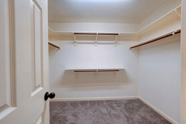 Building Photo - 29810 N Legends Village Cir